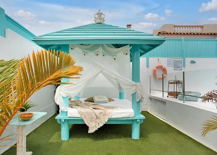 Orange Light With Private Pool Вилла Коральео