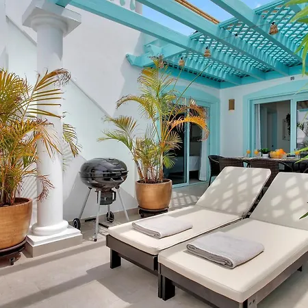 Orange Light With Private Pool Villa