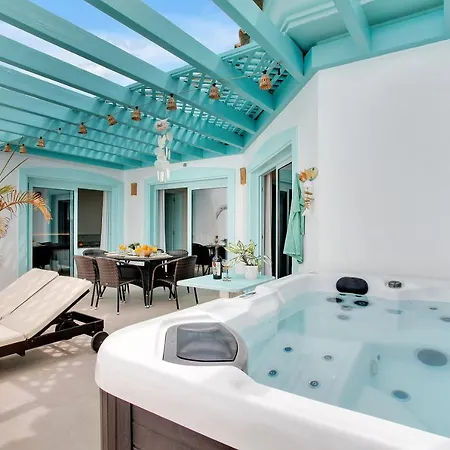 Orange Light With Private Pool * Κοραλέχο