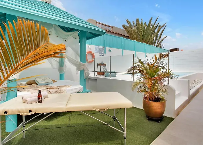 Orange Light With Private Pool Corralejo