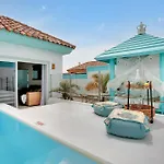 Orange Light With Private Pool * コラレホ